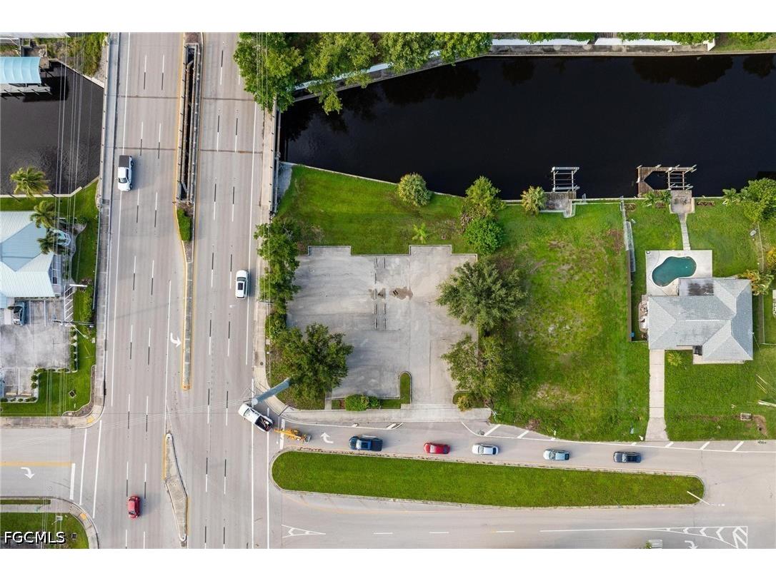1532 Shelby Parkway Cape Coral FL 33904 2026017660 image2