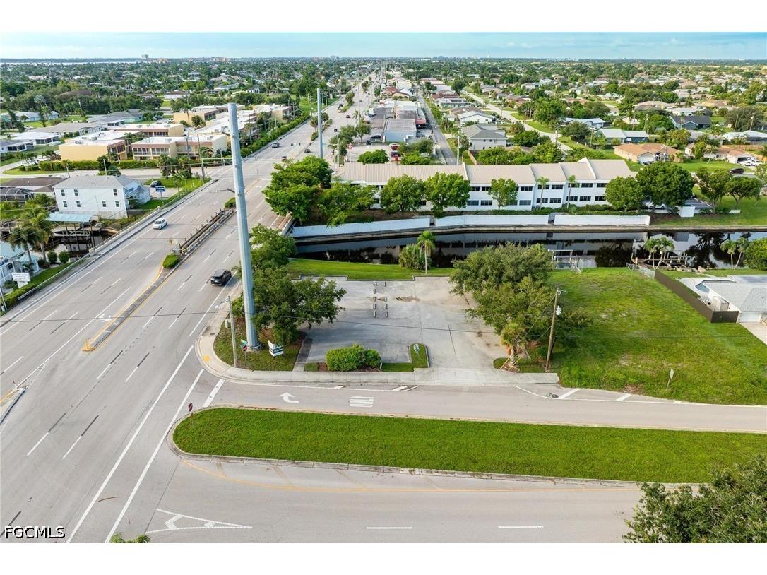 1532 Shelby Parkway Cape Coral FL 33904 2026017660 image23