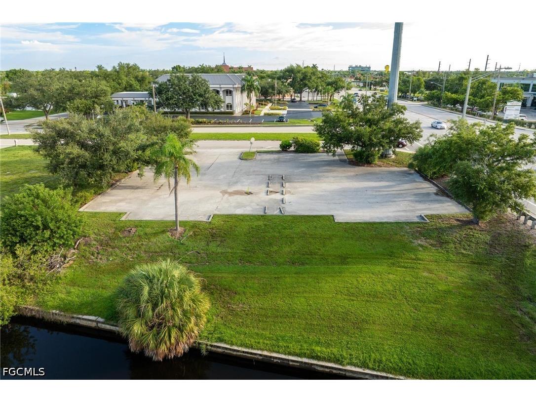 1532 Shelby Parkway Cape Coral FL 33904 2026017660 image24