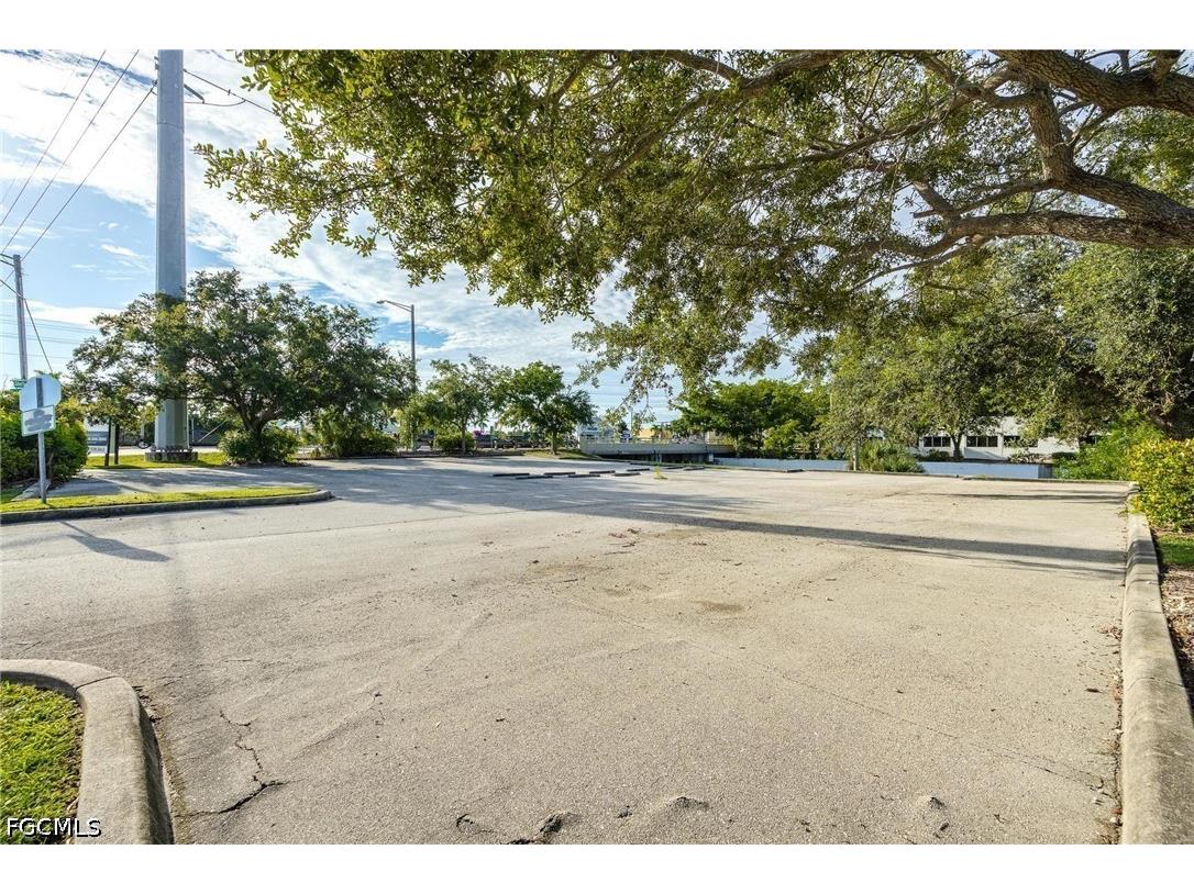 1532 Shelby Parkway Cape Coral FL 33904 2026017660 image30