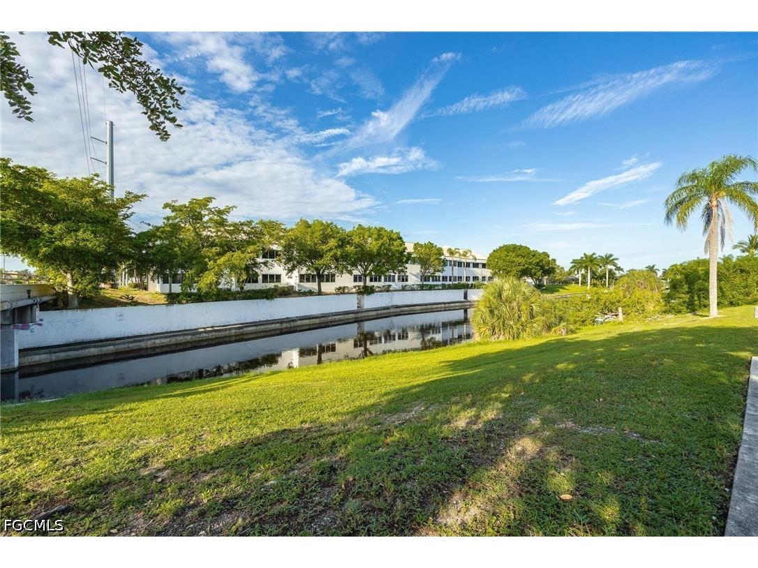 1532 Shelby Parkway Cape Coral FL 33904 2026017660 image32