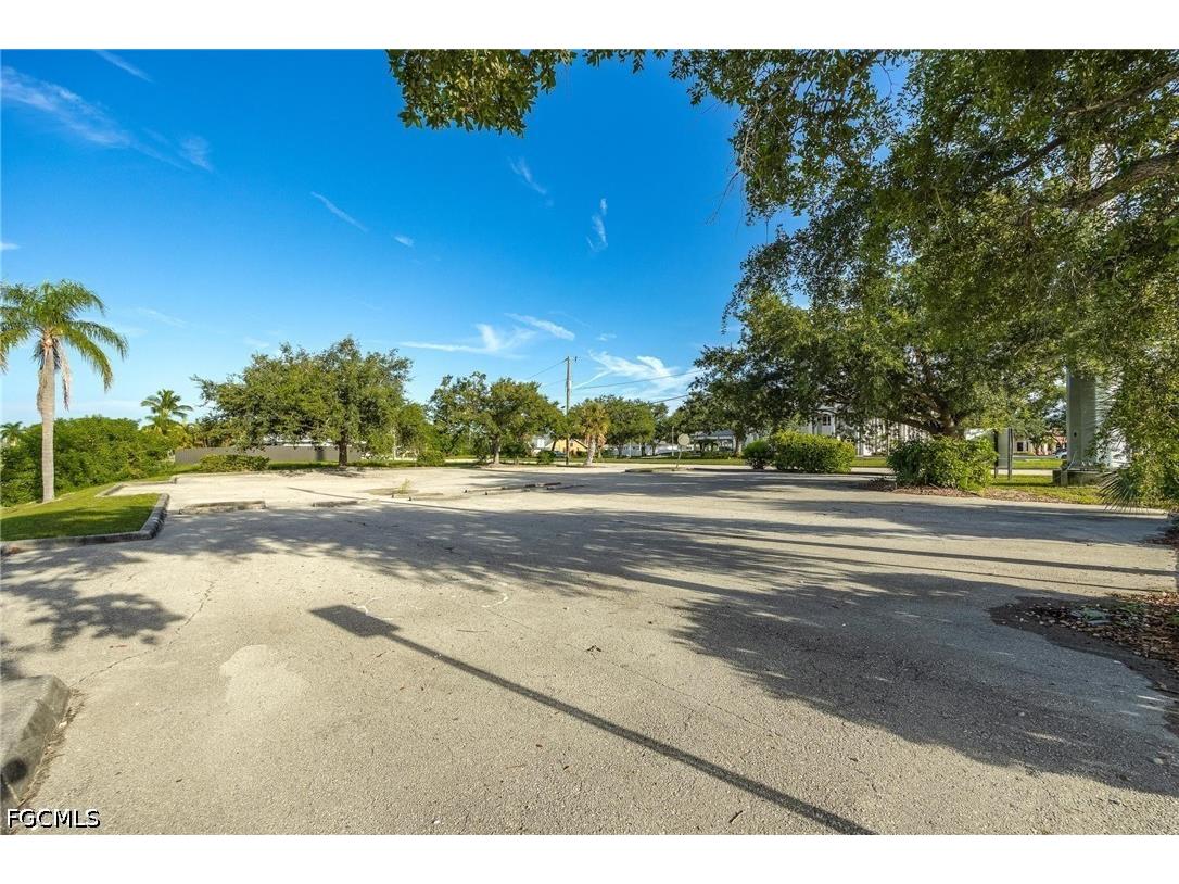1532 Shelby Parkway Cape Coral FL 33904 2026017660 image34