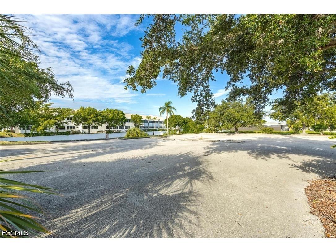 1532 Shelby Parkway Cape Coral FL 33904 2026017660 image35
