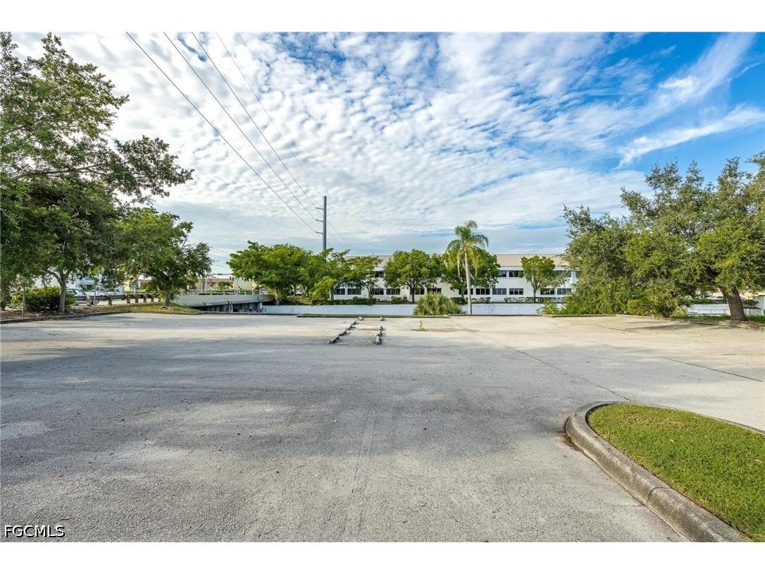 1532 Shelby Parkway Cape Coral FL 33904 2026017660 image36
