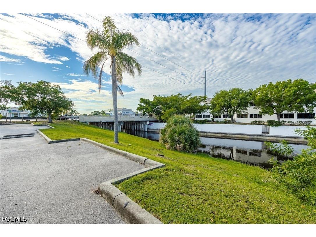 1532 Shelby Parkway Cape Coral FL 33904 2026017660 image38