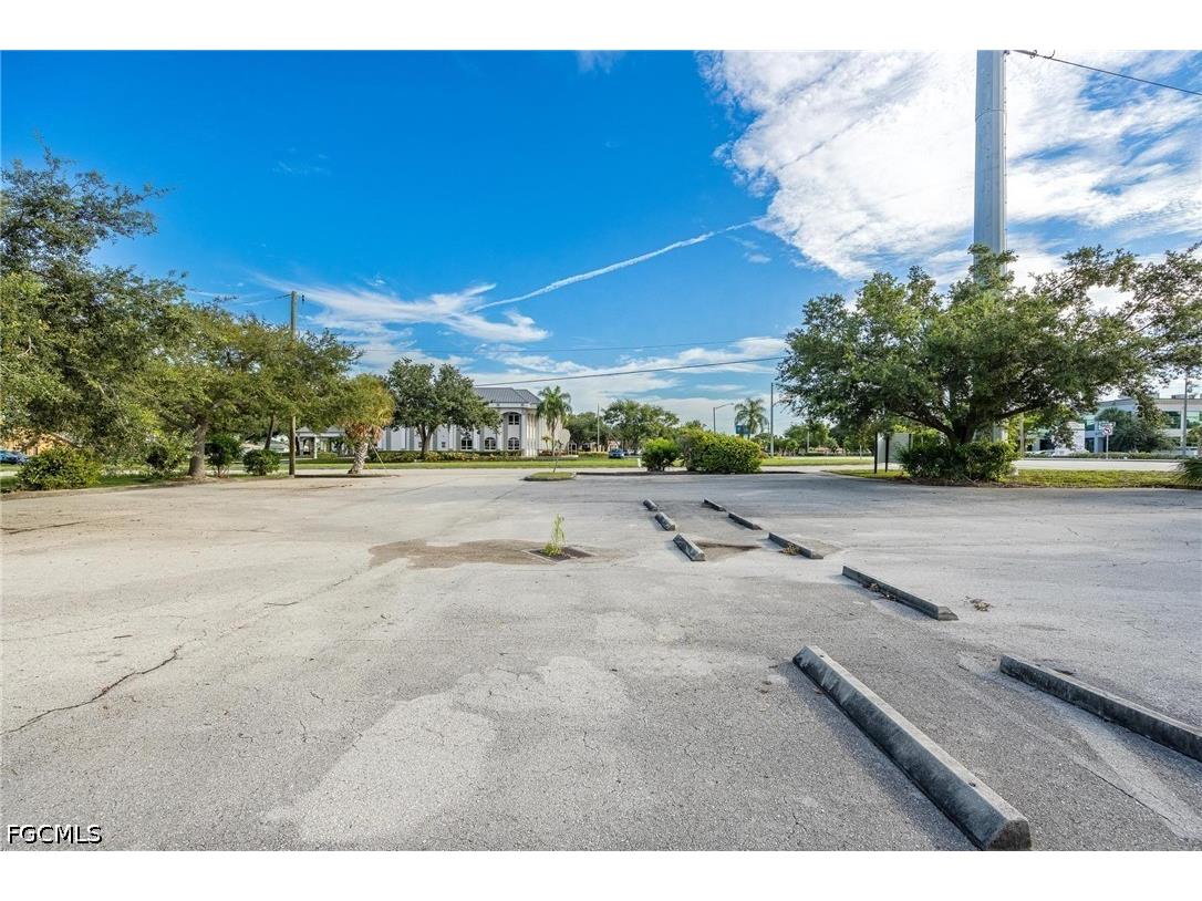 1532 Shelby Parkway Cape Coral FL 33904 2026017660 image39