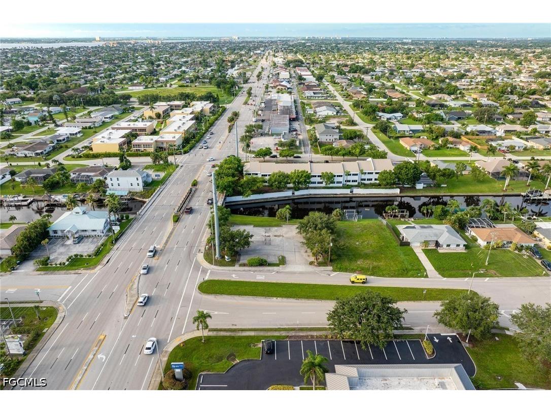 1532 Shelby Parkway Cape Coral FL 33904 2026017660 image8