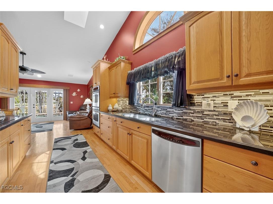 15332 Fiddlesticks Boulevard Fort Myers FL 33912 2025010205 image10