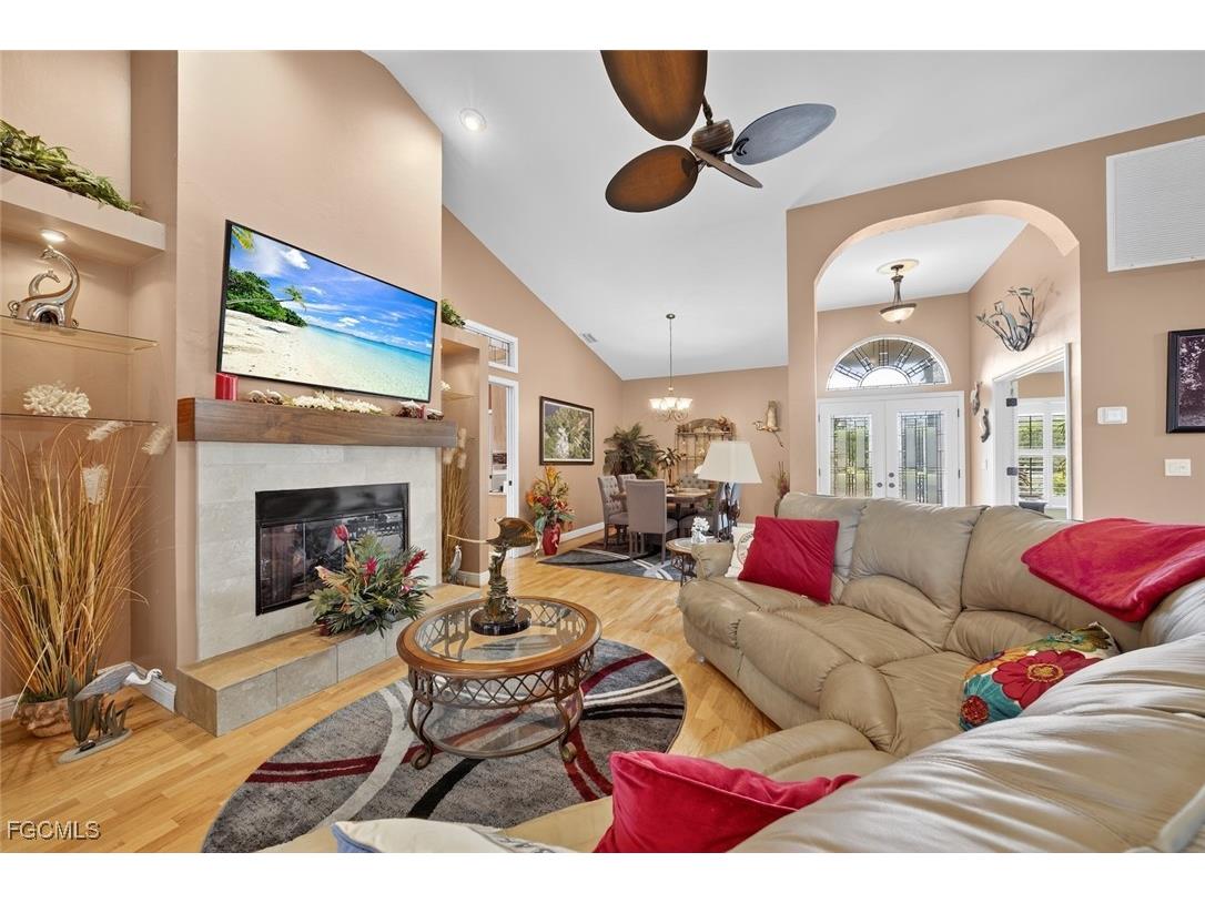 15332 Fiddlesticks Boulevard Fort Myers FL 33912 2025010205 image18