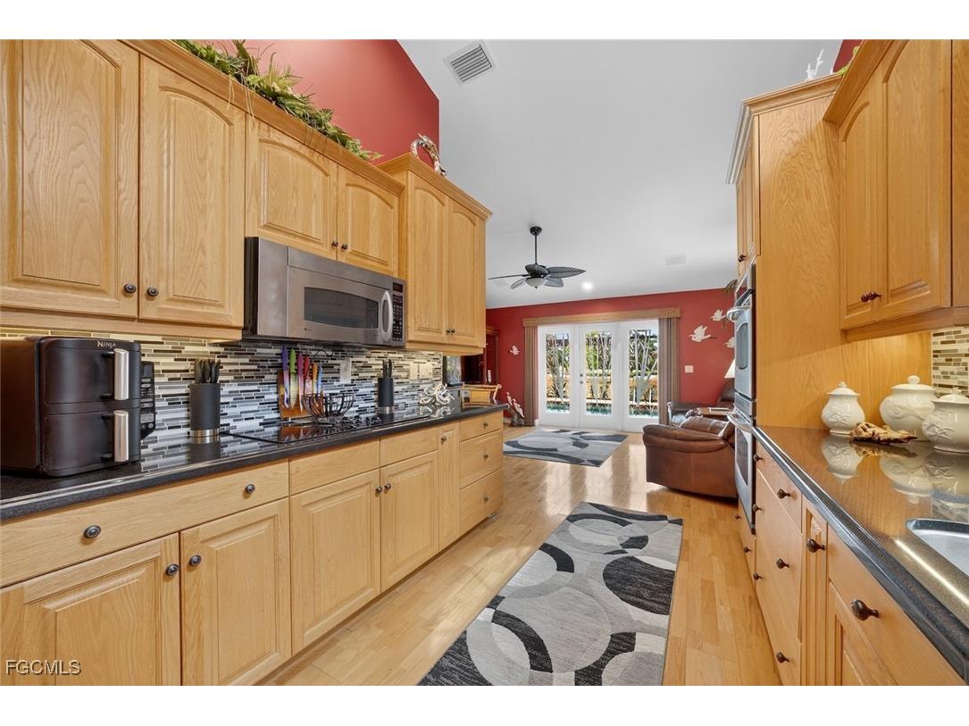 15332 Fiddlesticks Boulevard Fort Myers FL 33912 2025010205 image9