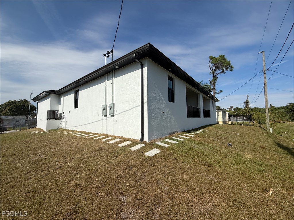 15335/ 15337 Wall Drive Fort Myers FL 33908 2025022906 image8