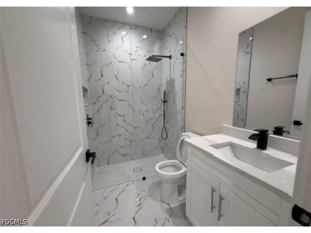 15335/ 15337 Wall Drive Fort Myers FL 33908 2026020493 image8