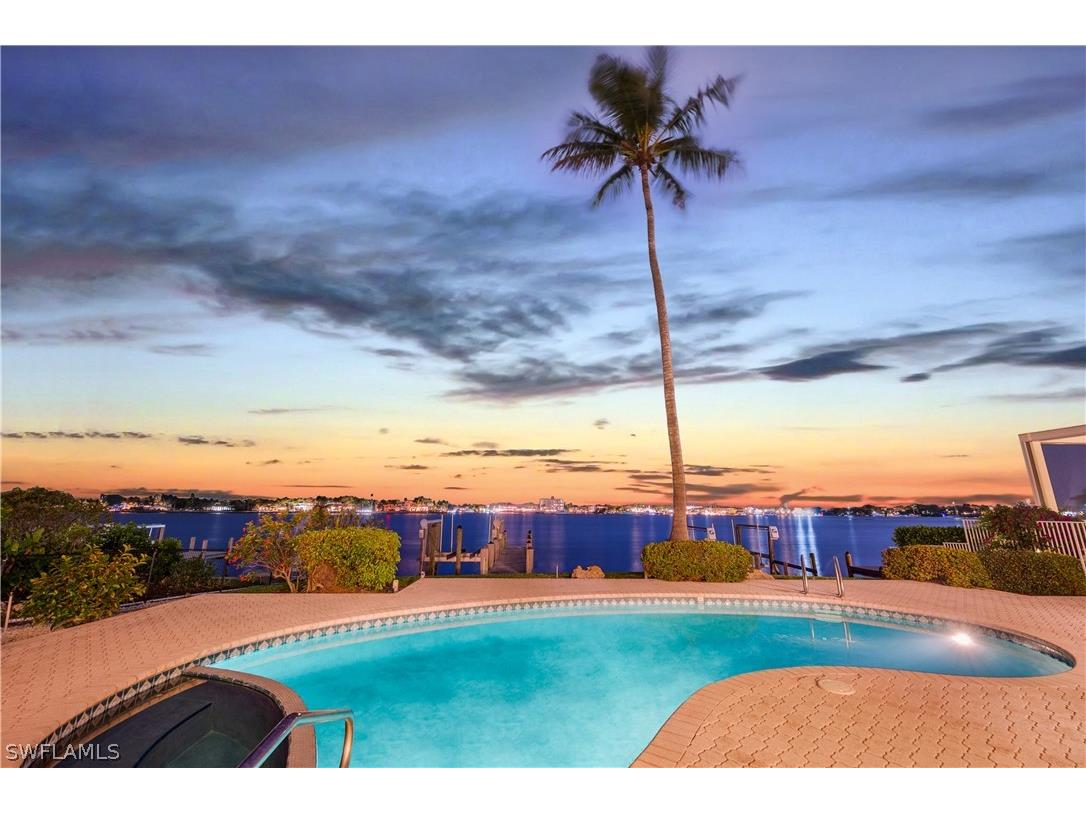 1535 Dolphin Lane Naples FL 34102 226011596 image1