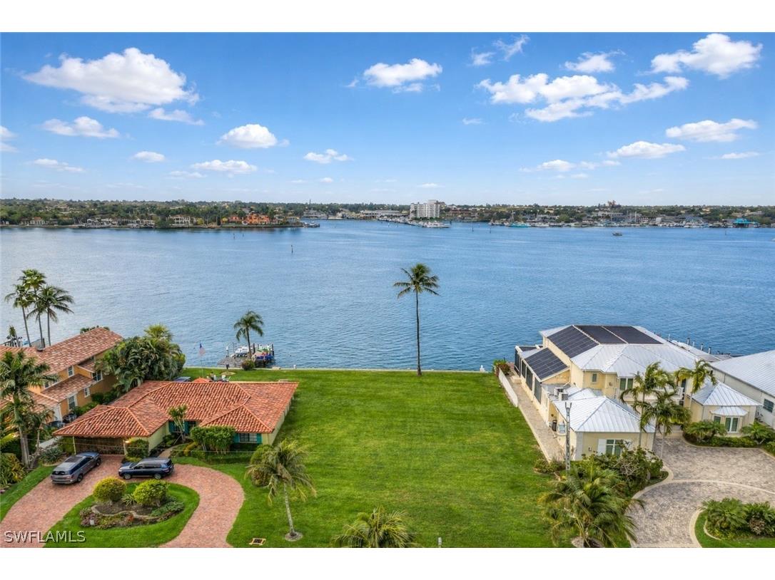 1535 Dolphin Lane Naples FL 34102 226011596 image3