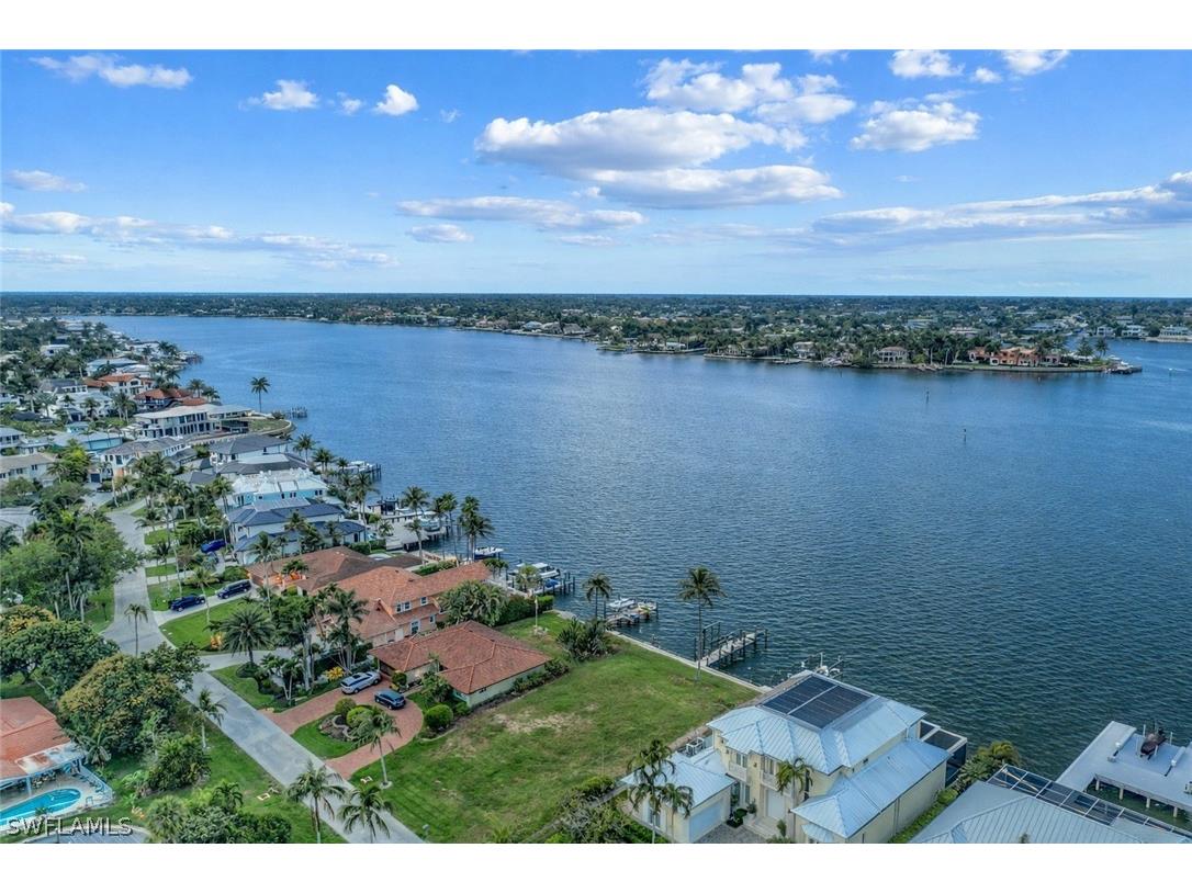 1535 Dolphin Lane Naples FL 34102 226011596 image7