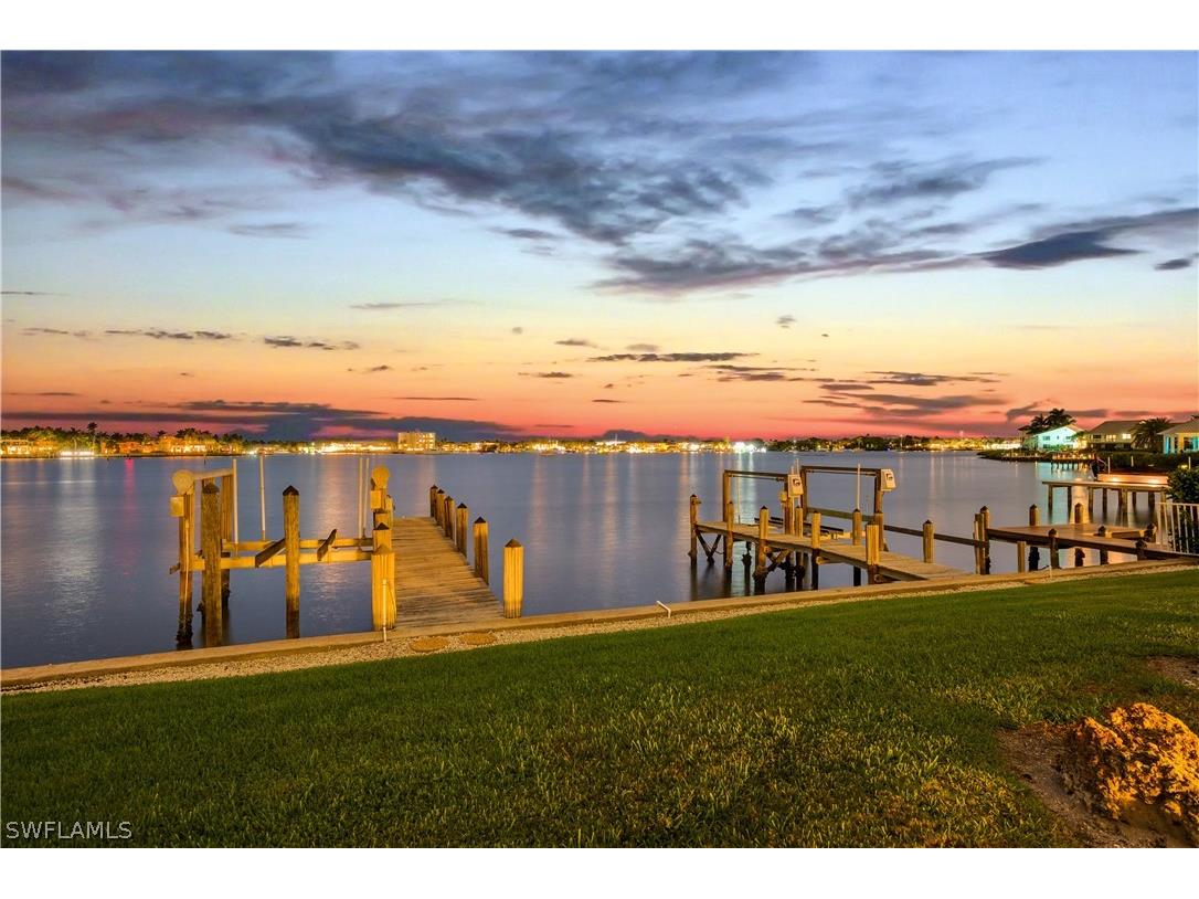1535 Dolphin Lane Naples FL 34102 226011596 image8