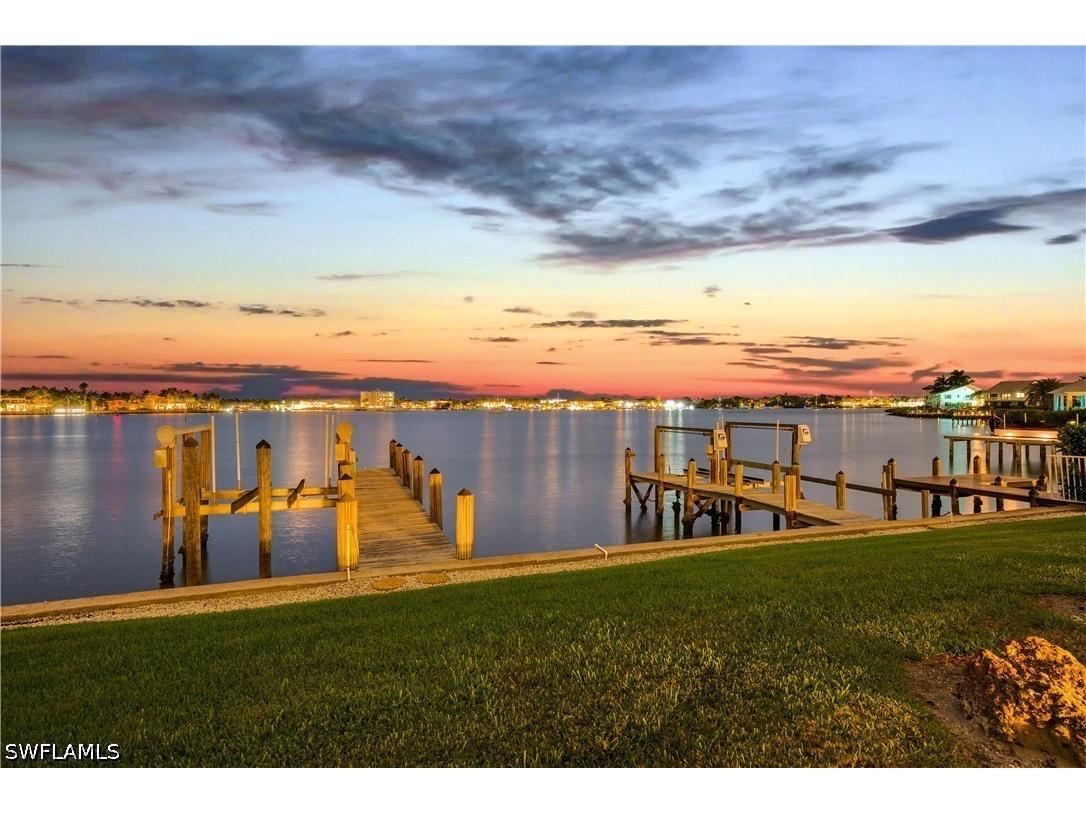 1535 Dolphin Lane Naples FL 34102 226022404 image15