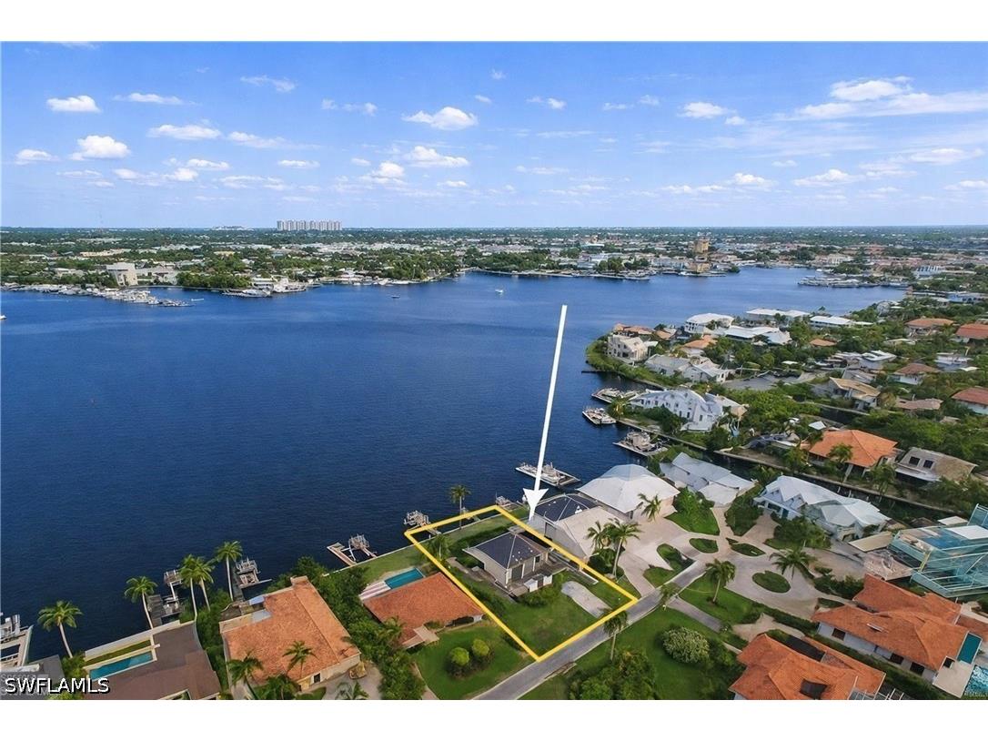 1535 Dolphin Lane Naples FL 34102 226022404 image19