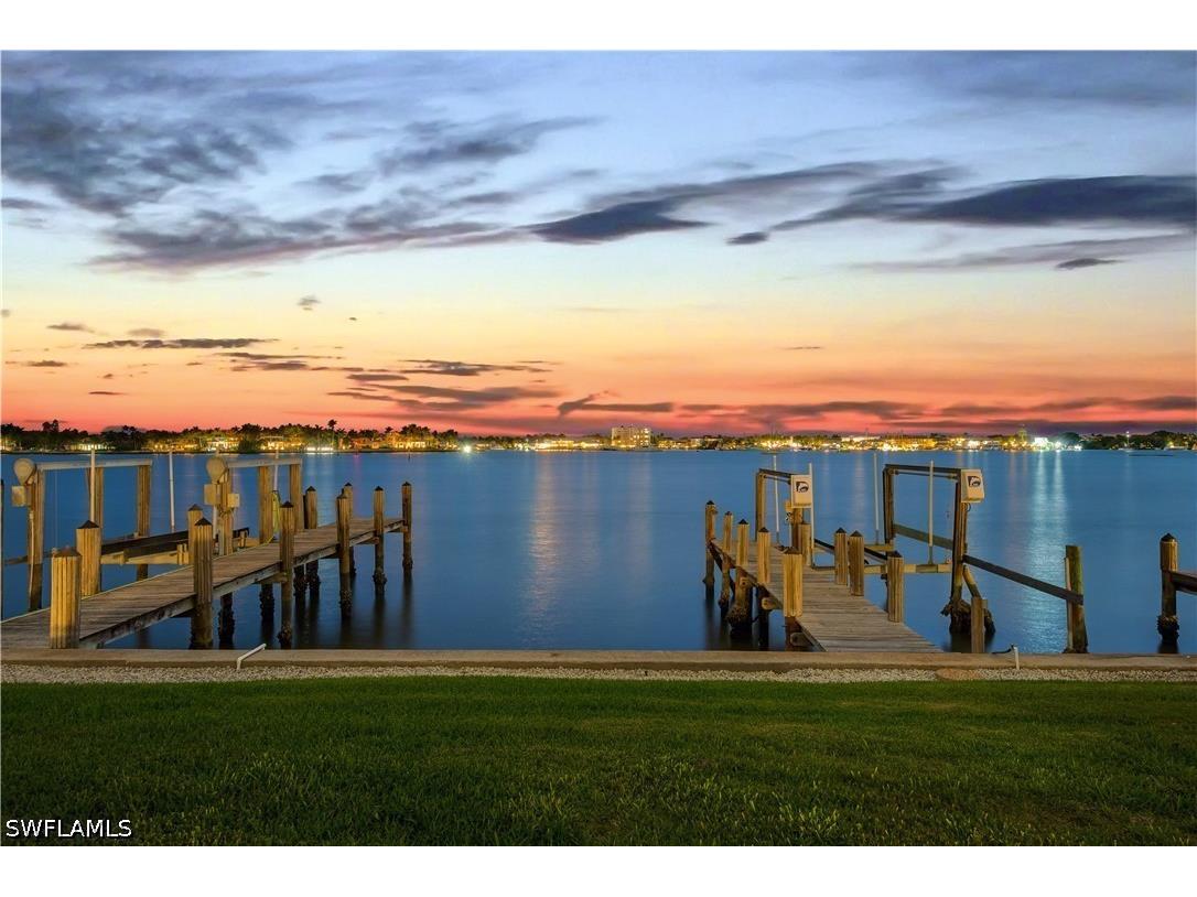1535 Dolphin Lane Naples FL 34102 226022404 image3