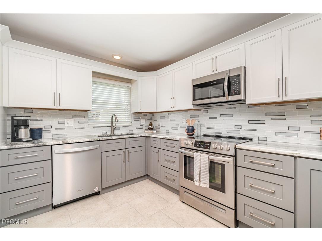 15350 Moonraker Court #301 North Fort Myers FL 33917 2025019391 image4