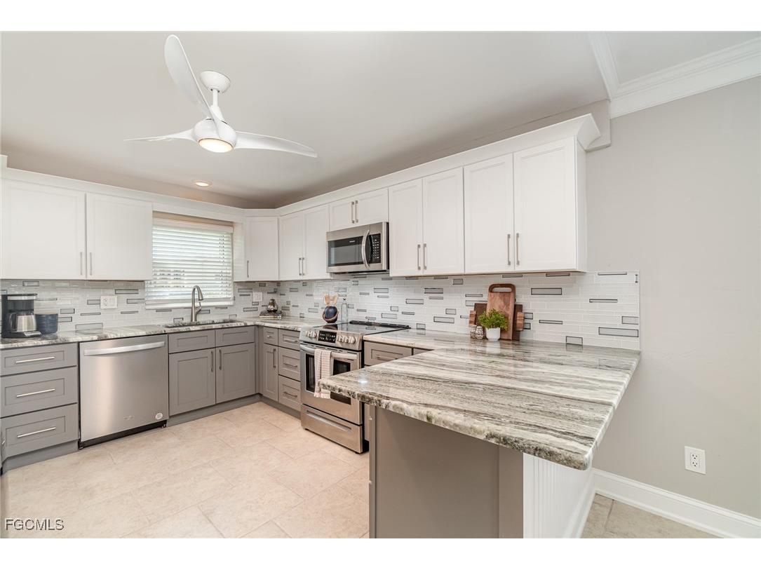 15350 Moonraker Court #301 North Fort Myers FL 33917 2025019391 image5