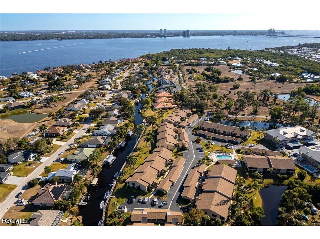 15350 Moonraker Court #305 North Fort Myers FL 33917 2026019658 image1
