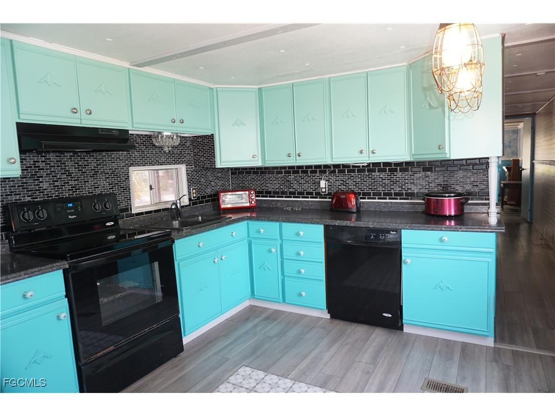 15371 Mango Drive Punta Gorda FL 33955 2025012618 image10