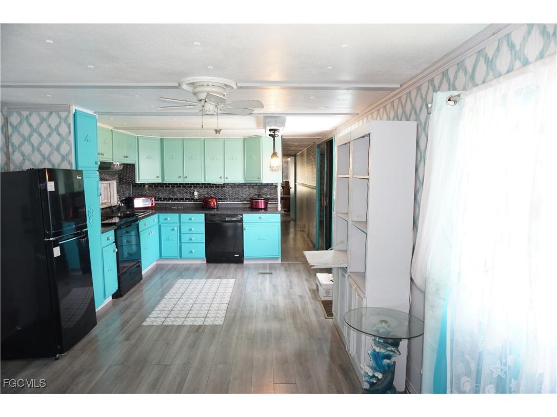 15371 Mango Drive Punta Gorda FL 33955 2025012618 image9