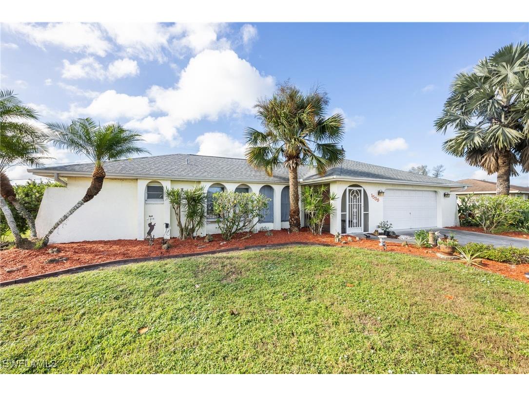 1539 Canal Street Lehigh Acres FL 33936 224085464 image1
