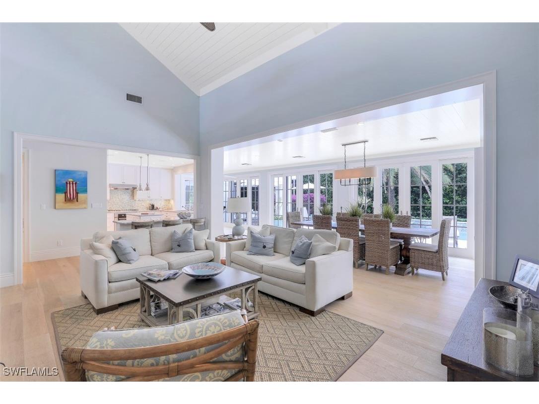 154 4th Avenue N Naples FL 34102 225064601 image17