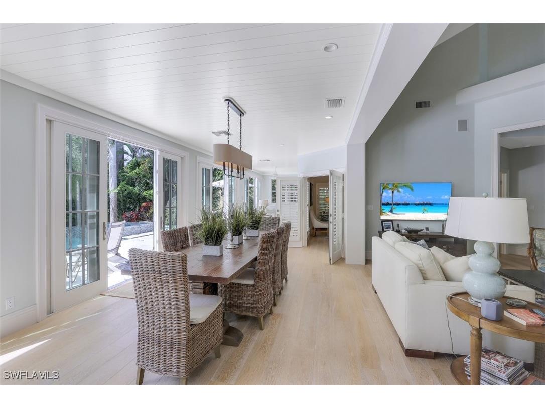 154 4th Avenue N Naples FL 34102 225064601 image19