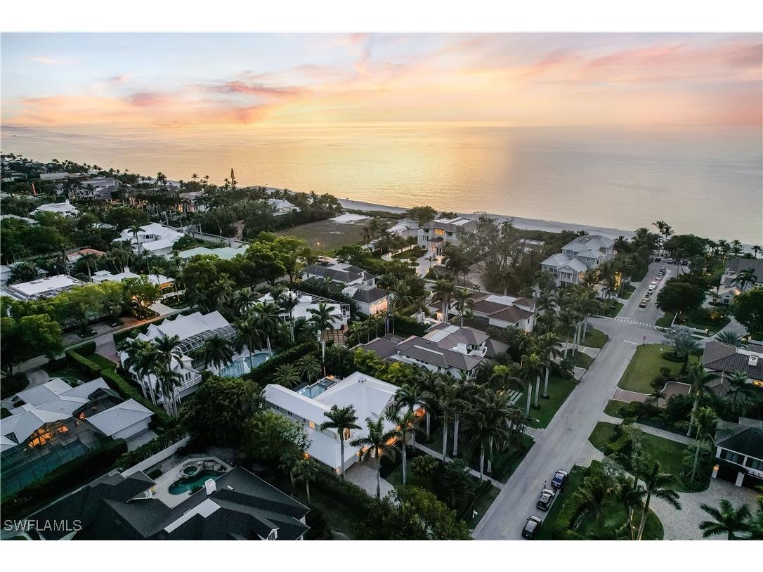 154 4th Avenue N Naples FL 34102 225064601 image4