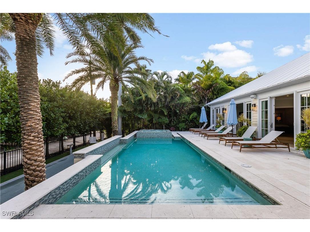 154 4th Avenue N Naples FL 34102 225064601 image46