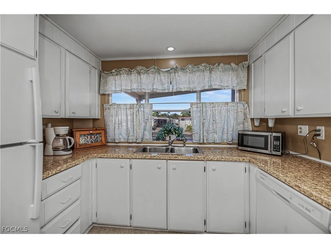154 Overland Trail North Fort Myers FL 33917 2026009930 image5