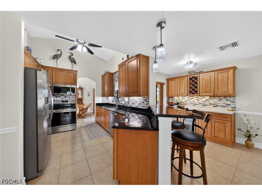 154 SE 21st Terrace Cape Coral FL 33990 2026015124 image10