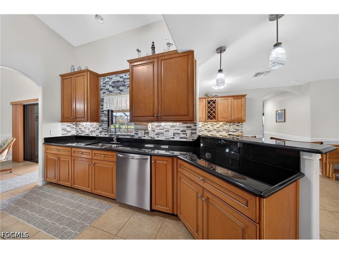 154 SE 21st Terrace Cape Coral FL 33990 2026015124 image11