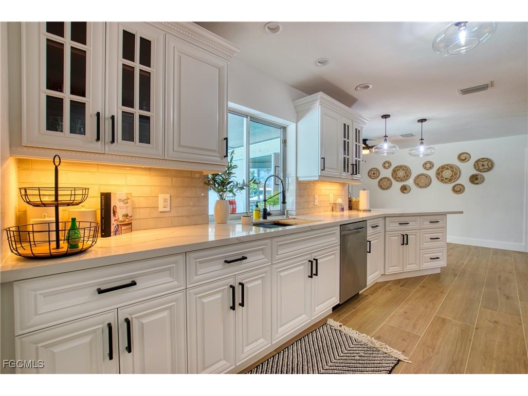 154 SW 52nd Street Cape Coral FL 33914 2025025171 image9