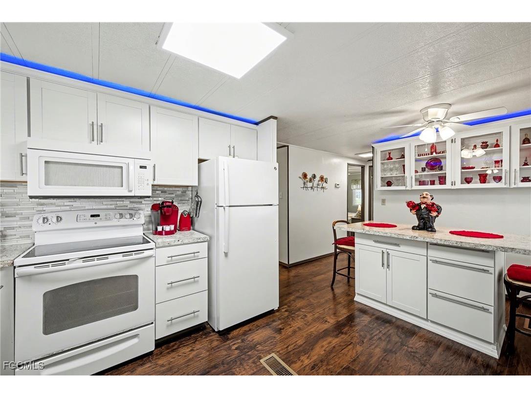 154 Siesta Lane Fort Myers FL 33905 2025025552 image10