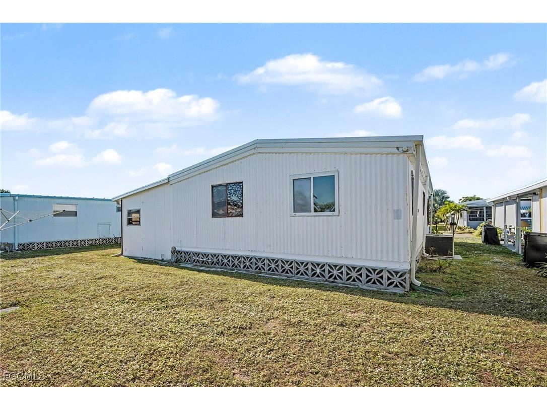 154 Siesta Lane Fort Myers FL 33905 2025025552 image22