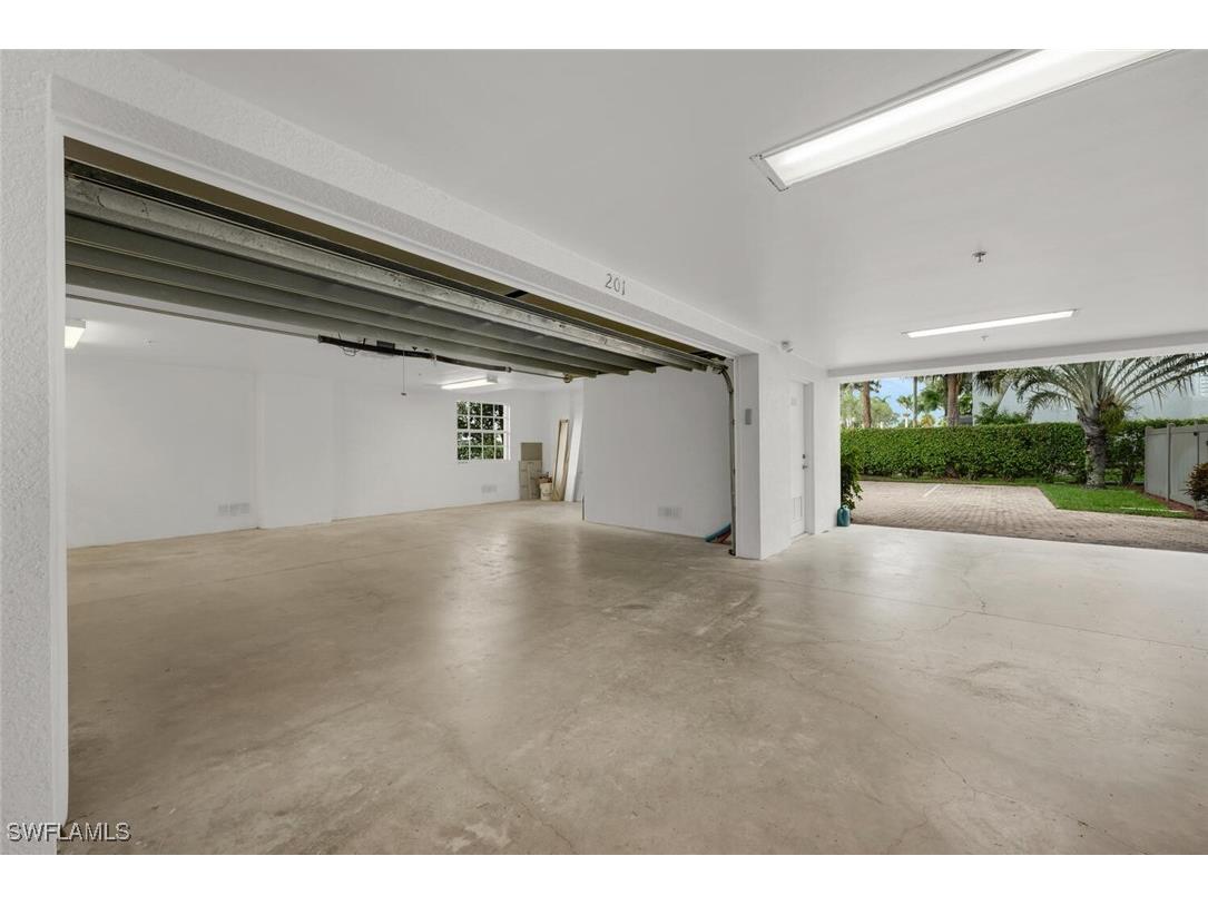 1540 Blue Point Avenue #201 Naples FL 34102 225065925 image21