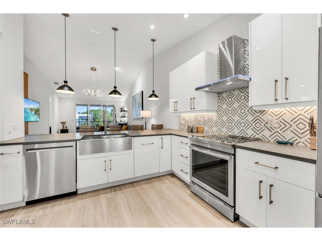 1540 Blue Point Avenue #201 Naples FL 34102 225065925 image7