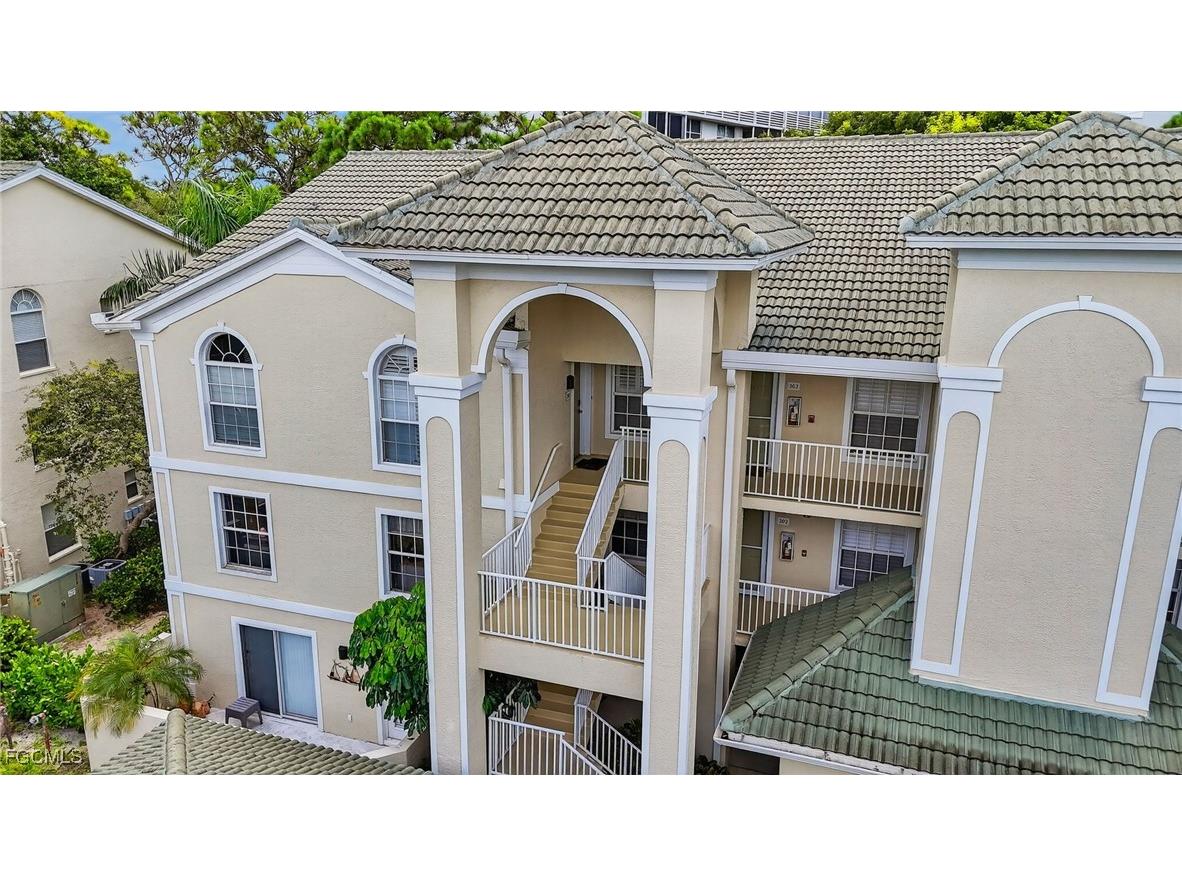 15405 Cedarwood Lane #201 Naples FL 34110 2025010297 image1