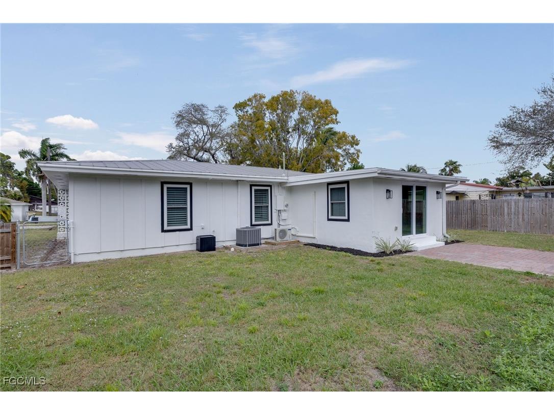 1542 Coconut Drive Fort Myers FL 33901 2026004659 image23