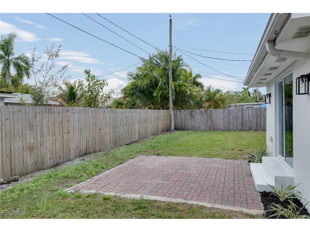 1542 Coconut Drive Fort Myers FL 33901 2026004659 image26