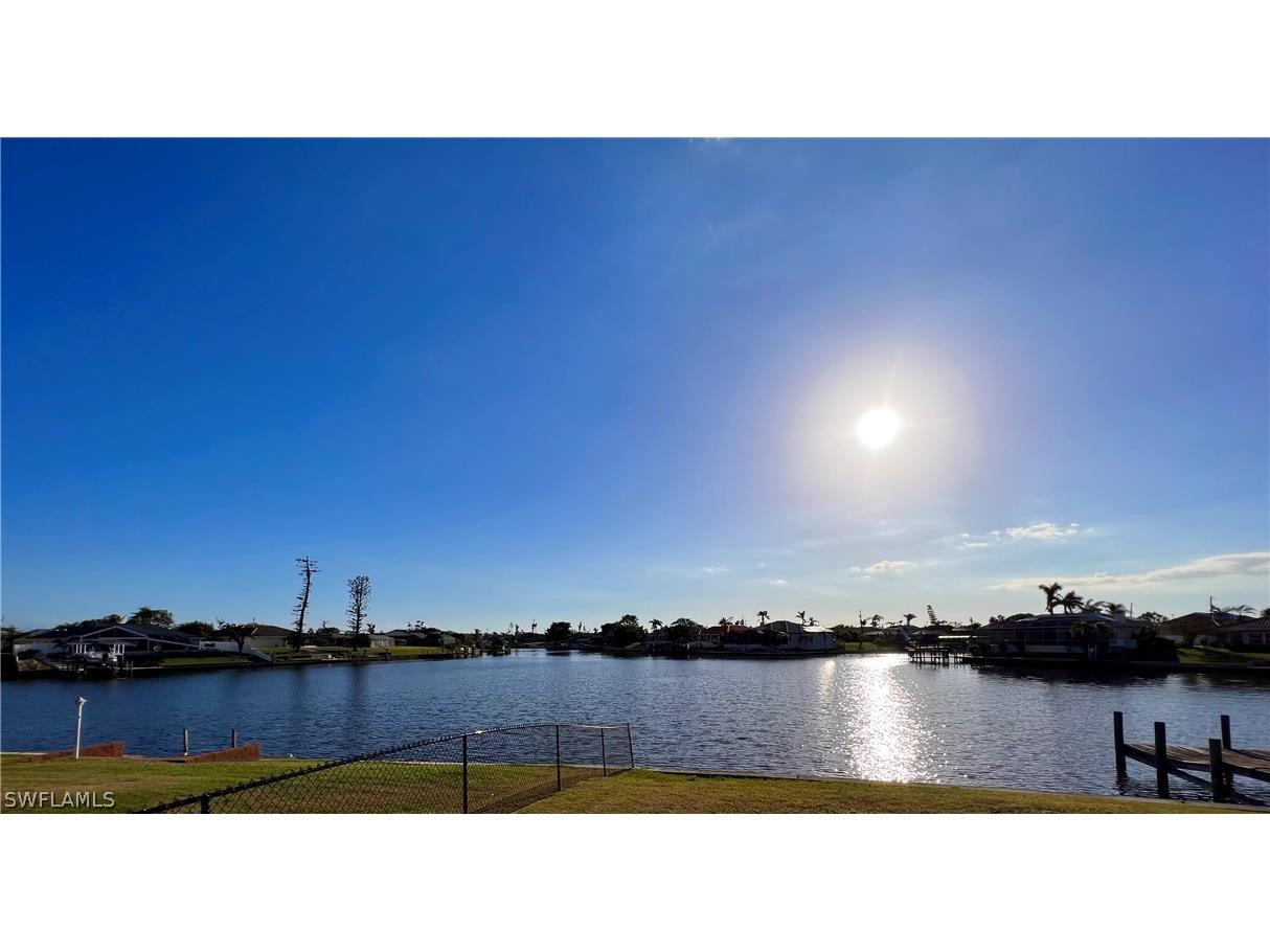 1542 SE 10th Place Cape Coral FL 33990 223008025 image1
