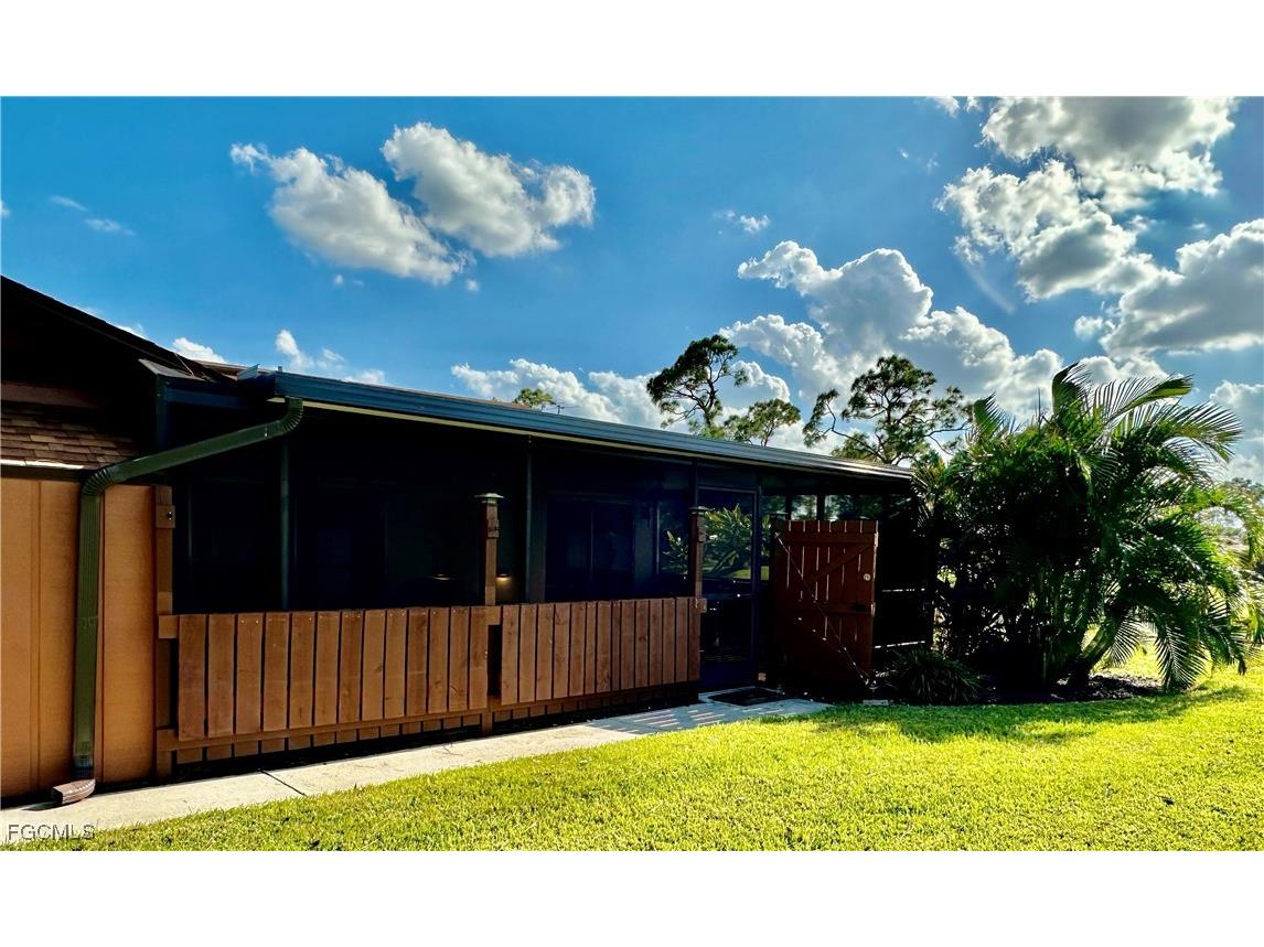 15427 Crystal Lake Drive North Fort Myers FL 33917 2025024544 image1