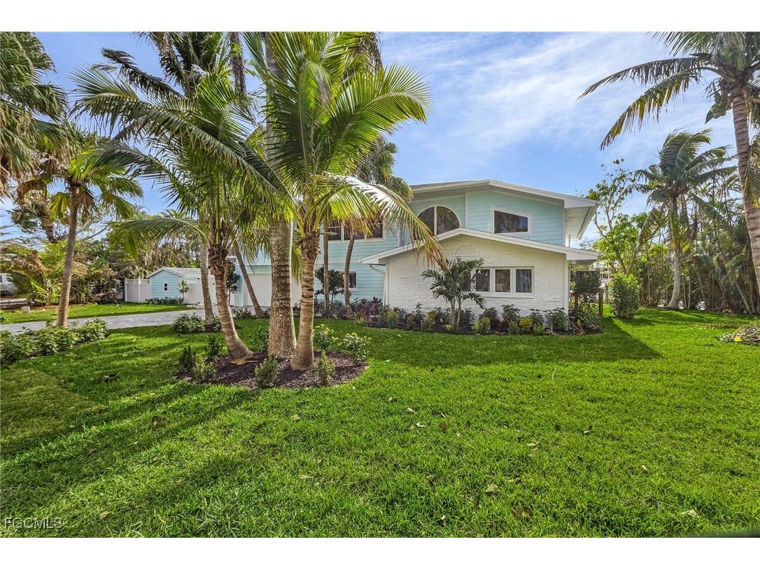 1543 San Carlos Bay Drive Sanibel FL 33957 2025023027 image2