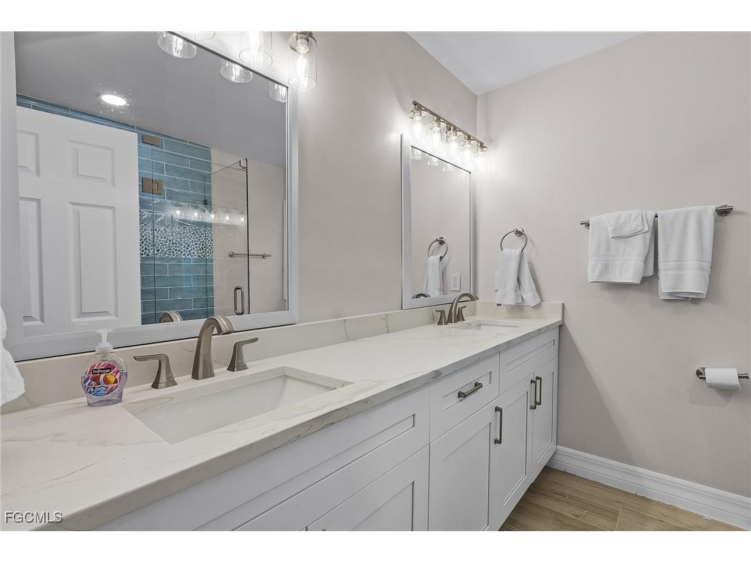 1543 San Carlos Bay Drive Sanibel FL 33957 2025023027 image20