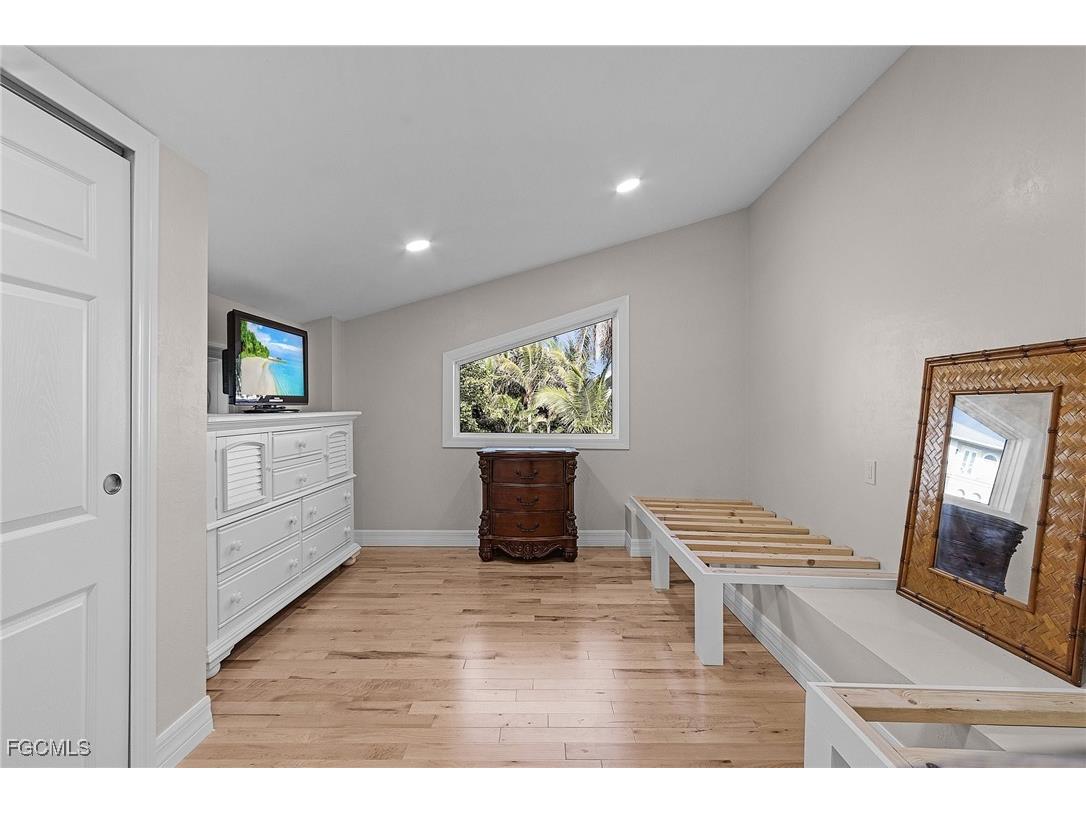 1543 San Carlos Bay Drive Sanibel FL 33957 2025023027 image21