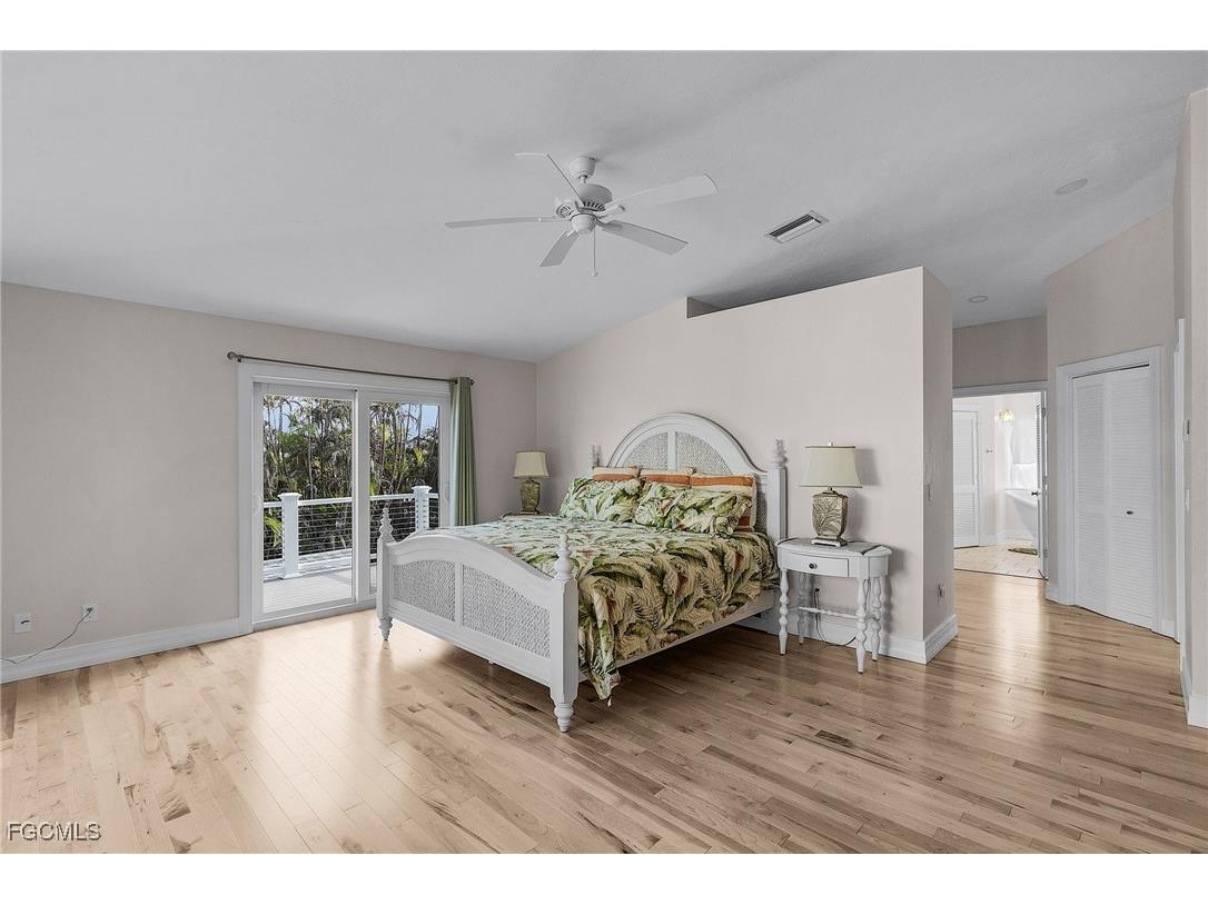 1543 San Carlos Bay Drive Sanibel FL 33957 2025023027 image25
